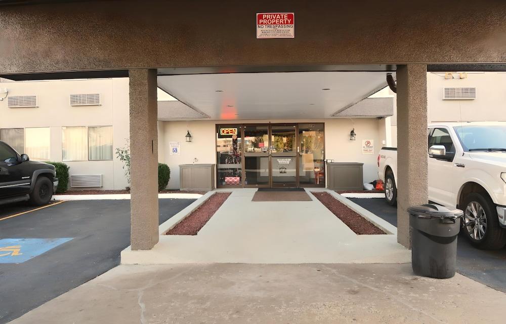 Economy Inn Auburn photo 3