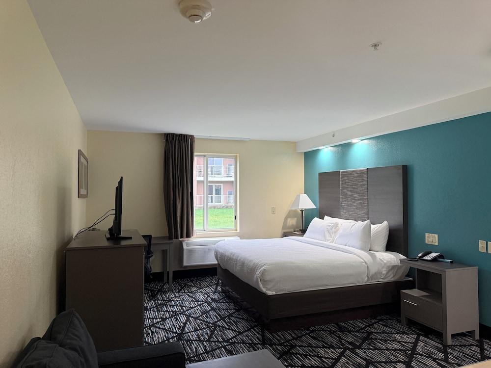 Plymouth Bay Inn and Suites photo 6
