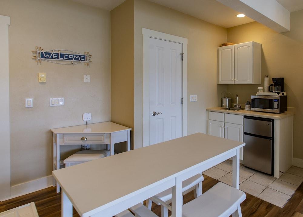 Edgewater Resort photo 56
