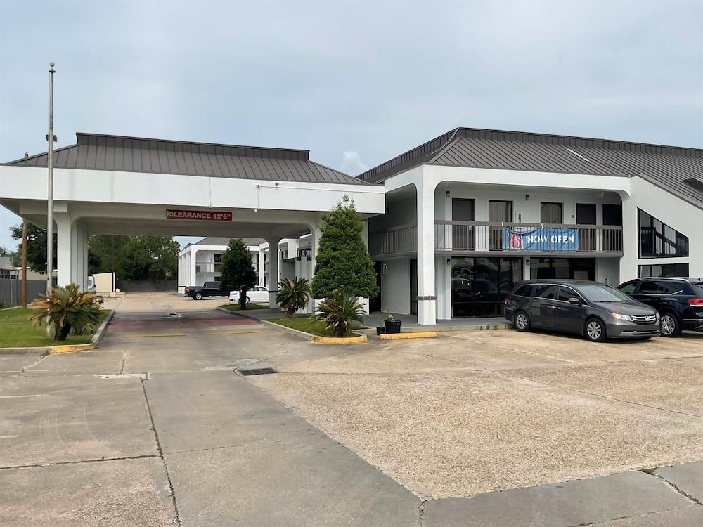 Motel 6 Baton Rouge, LA - East - I-12 photo 32