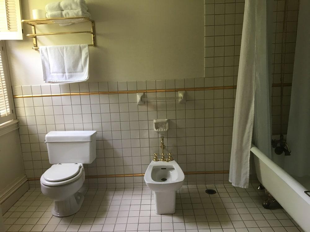 Spread Eagle Tavern and Inn photo 17