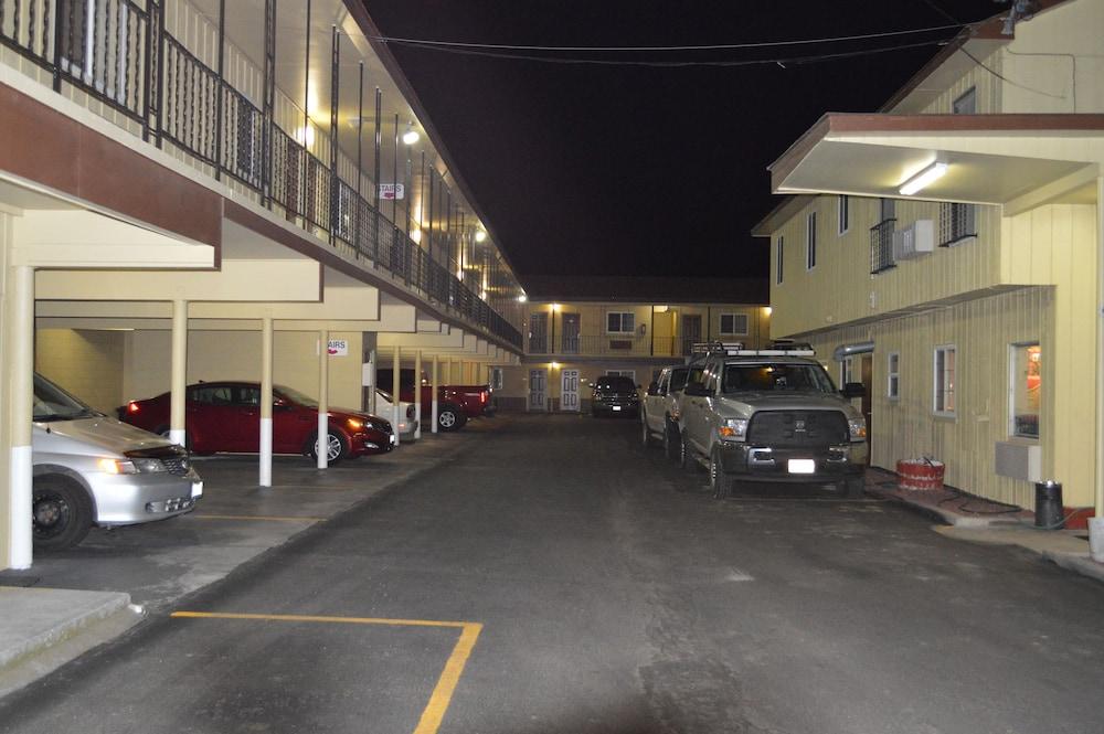 Economy Inn photo 13