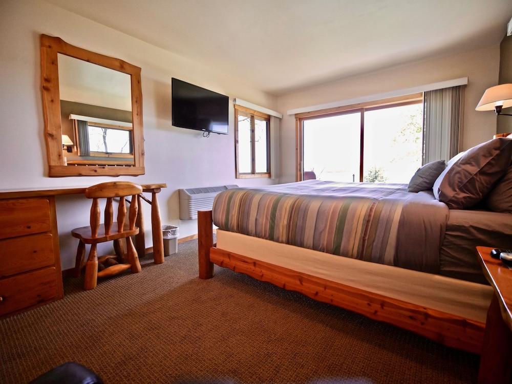 Whaleback Inn photo 53
