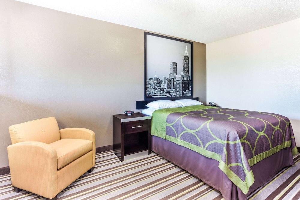 Super 8 by Wyndham Stockbridge photo 15