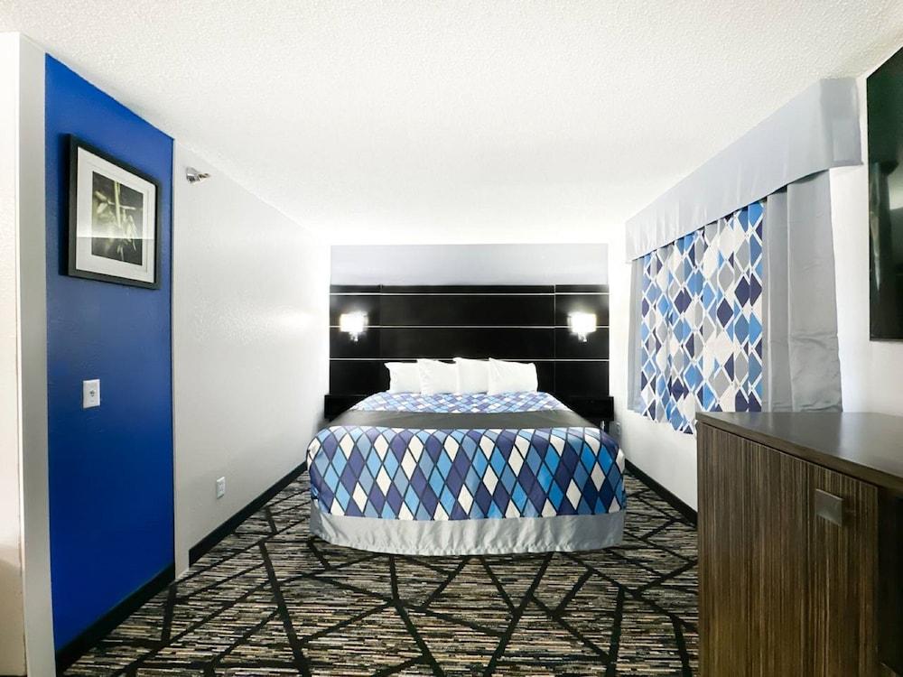 Blaine Town Inn & Suites photo 12