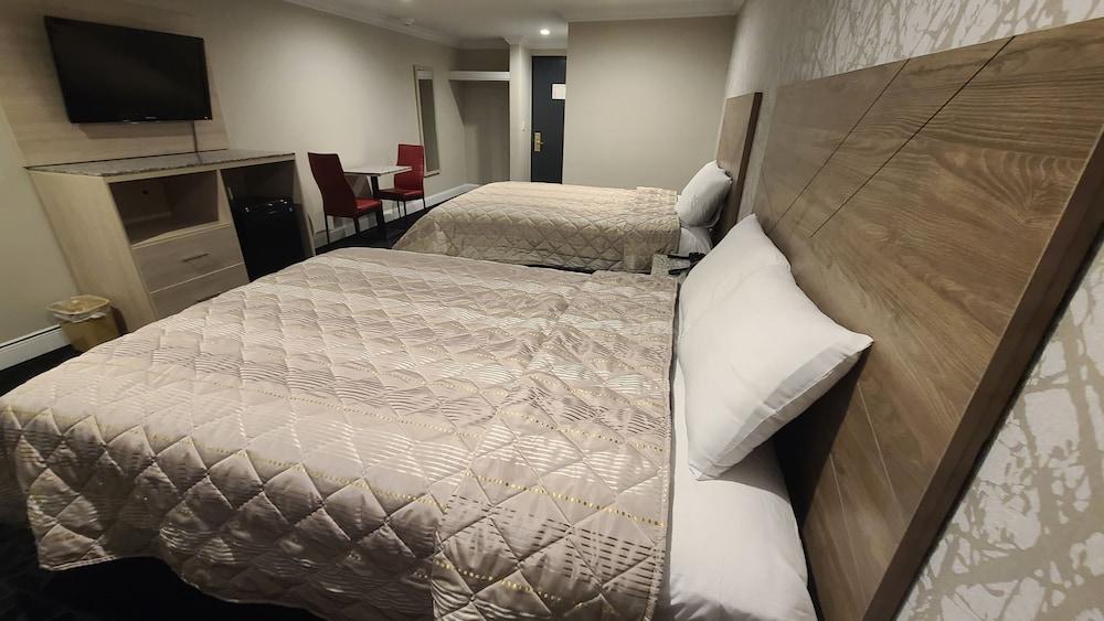 Bayview Inn Motel - Adults Only photo 5