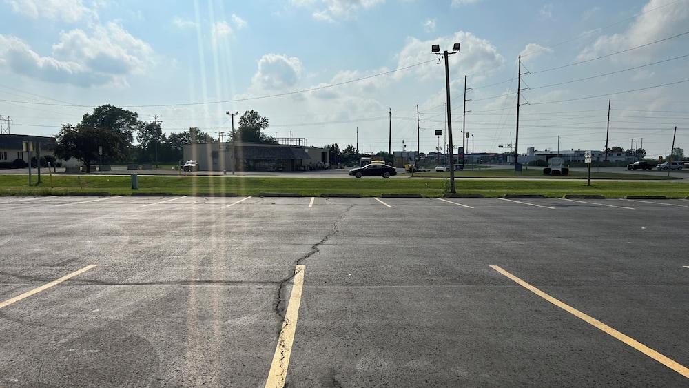 Super 8 by Wyndham Gilman photo 17