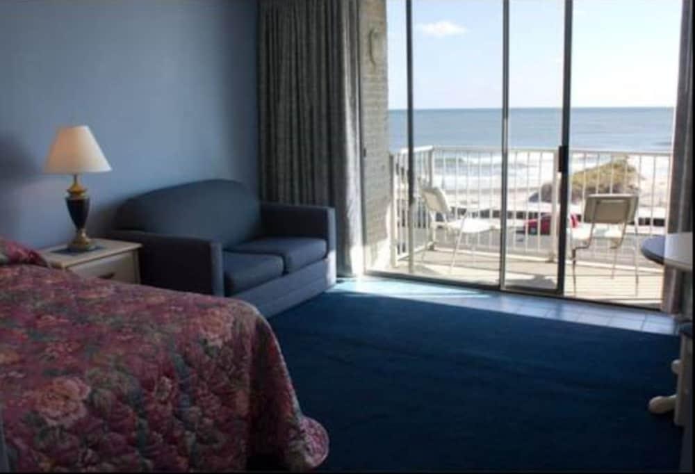 Acropolis Oceanfront Resort photo 8