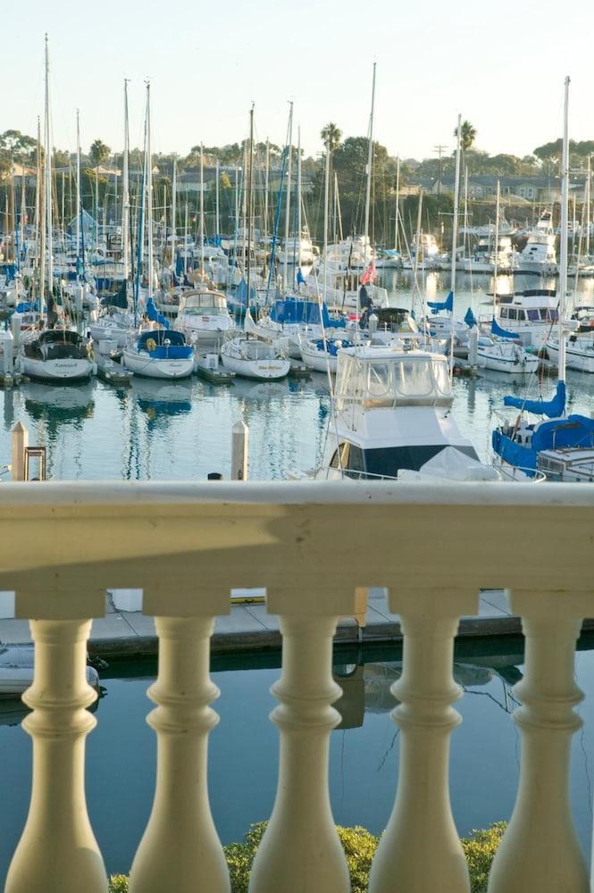 Oceanside Marina Suites photo 30