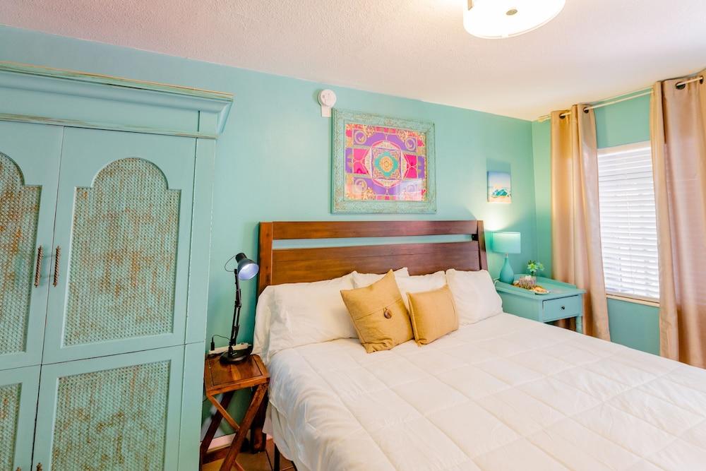 Cabanas of Treasure Island photo 33