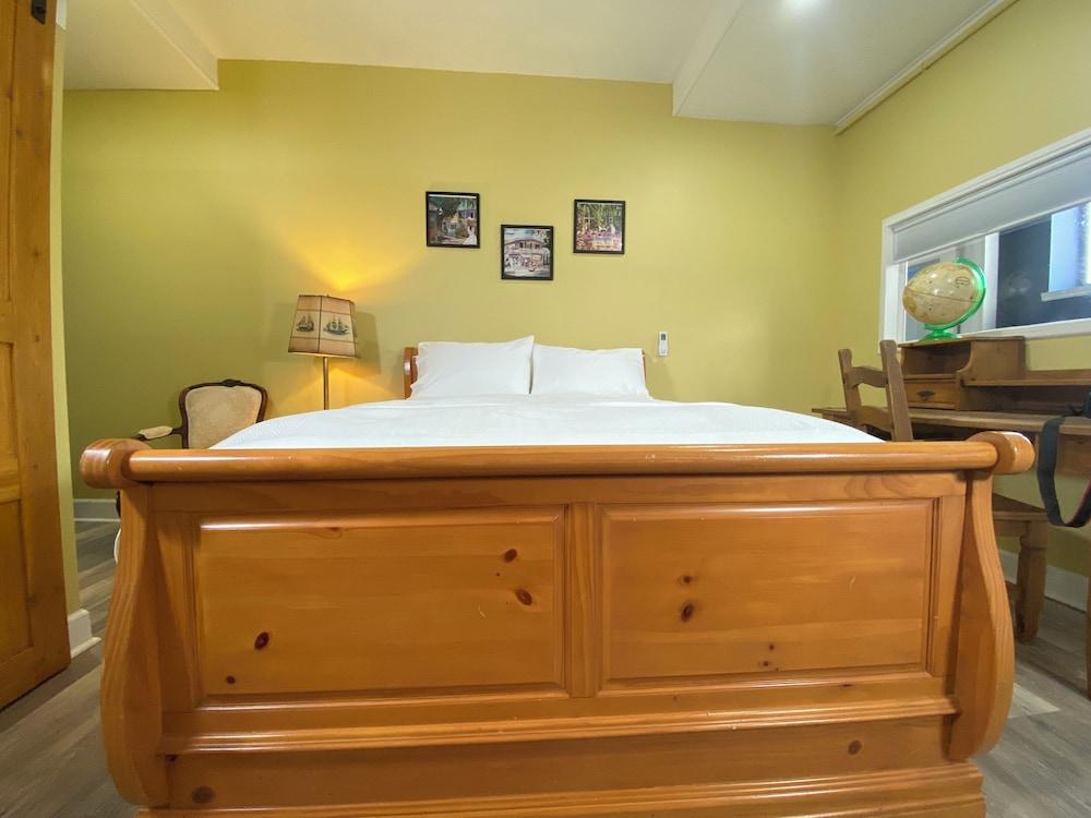 The Roanoke Hotel photo 18