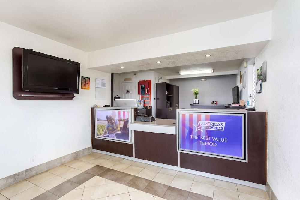 Americas Best Value Inn Bowling Green photo 10