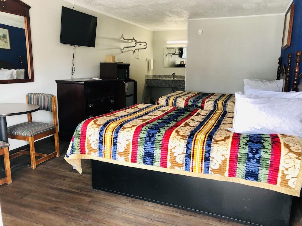 Linwood Motel photo 2
