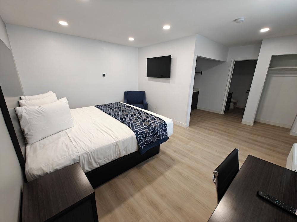 Casa Blanca Inn and Suites photo 15
