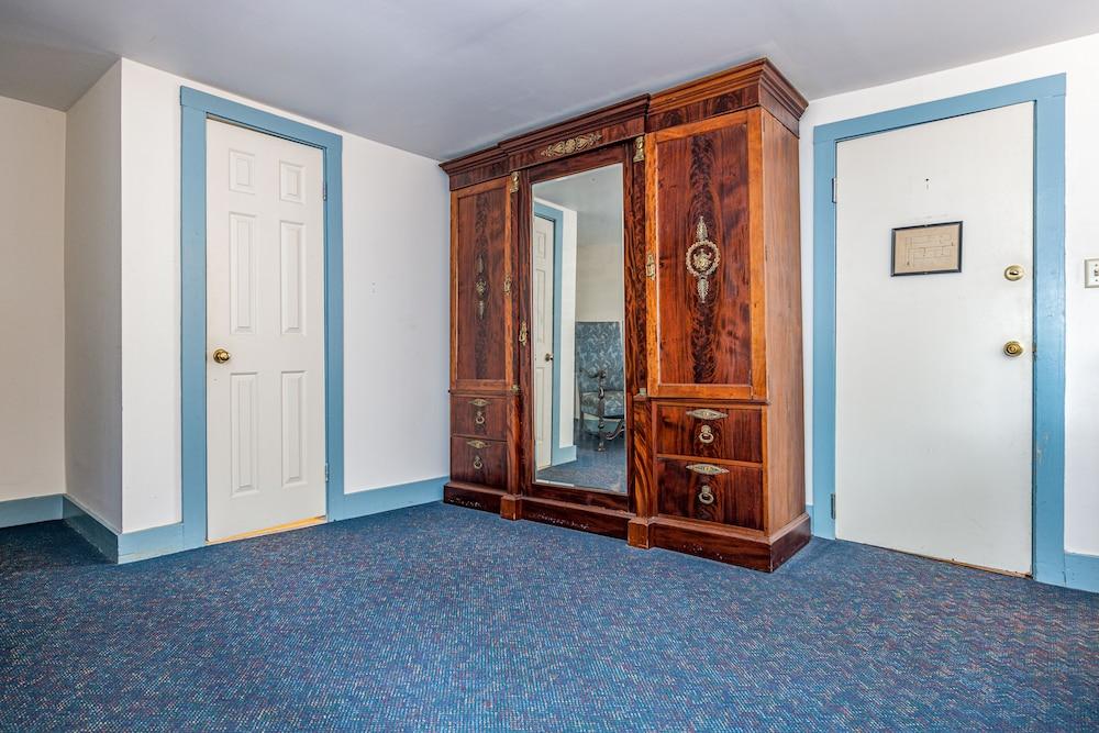 Wayside Inn photo 82