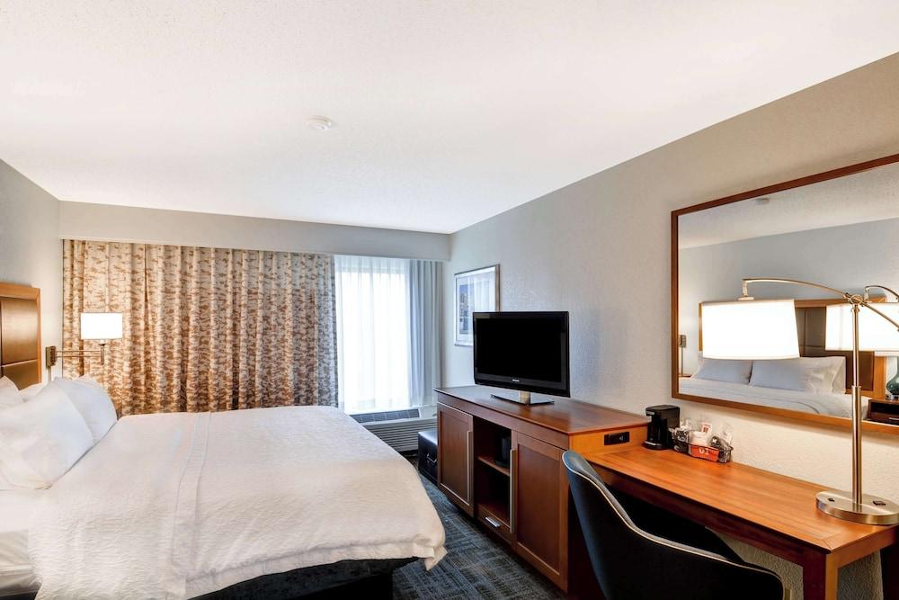 Hampton Inn Memphis-Poplar photo 12