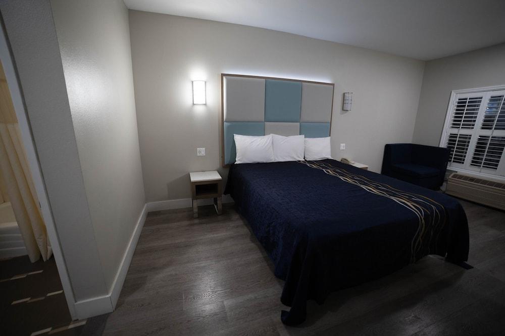 Mid City Inn and Suites photo 27