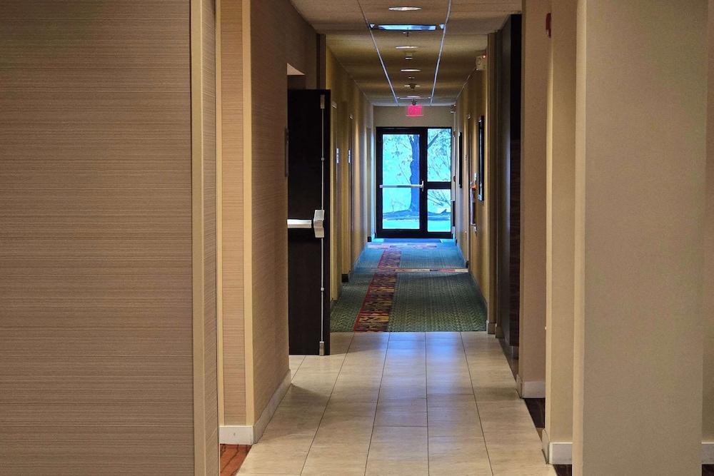 Country Inn & Suites by Radisson, Convention Center photo 30