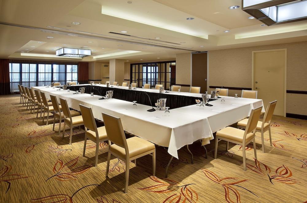 Embassy Suites by Hilton Washington DC Chevy Chase Pavilion photo 18