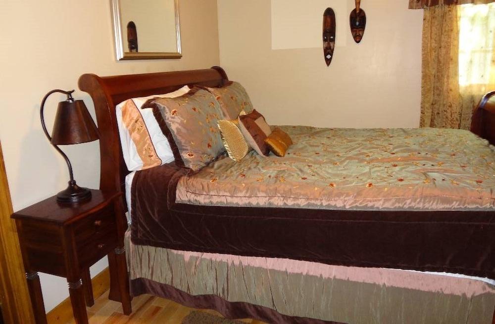 Hinckley's Dreamwood Cottages photo 20