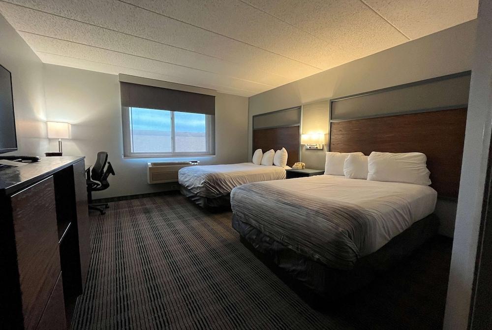 AmericInn by Wyndham Ladysmith photo 31