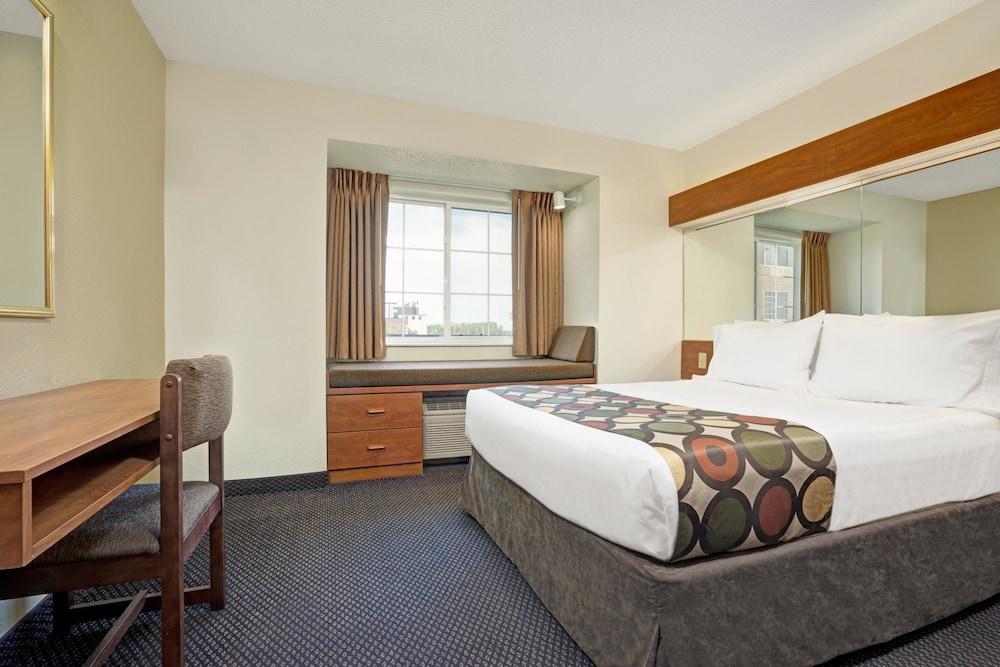 Microtel Inn & Suites by Wyndham Inver Grove Heights/Minneap photo 48