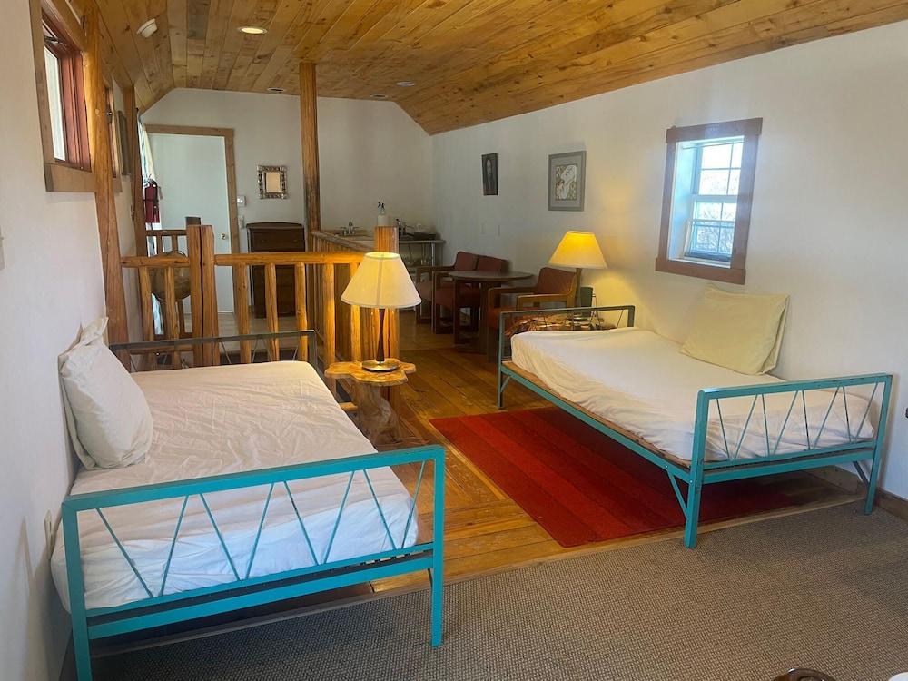 SnowMansion Taos Adventure Lodge photo 52