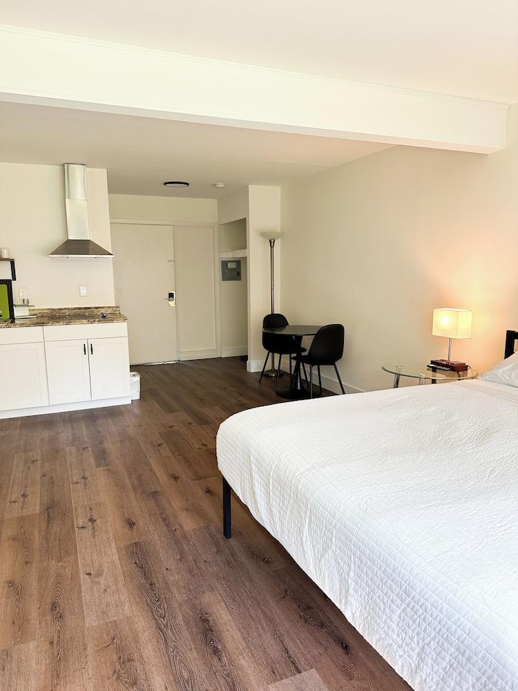 The Lagrange Inn & Extended Stay photo 7