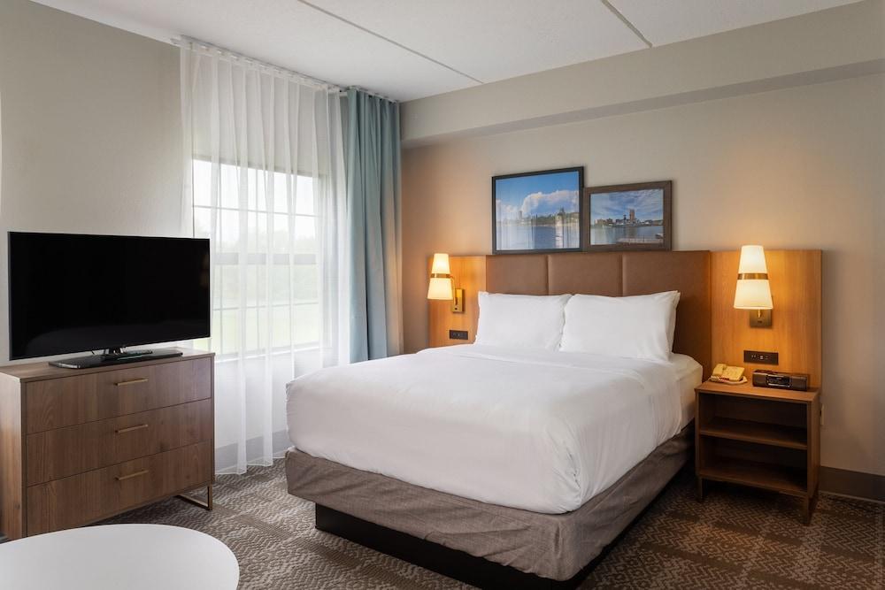 Staybridge Suites West Seneca by IHG photo 3