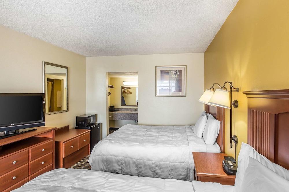 Econo Lodge Byron near Historic District - Warner Robins photo 21