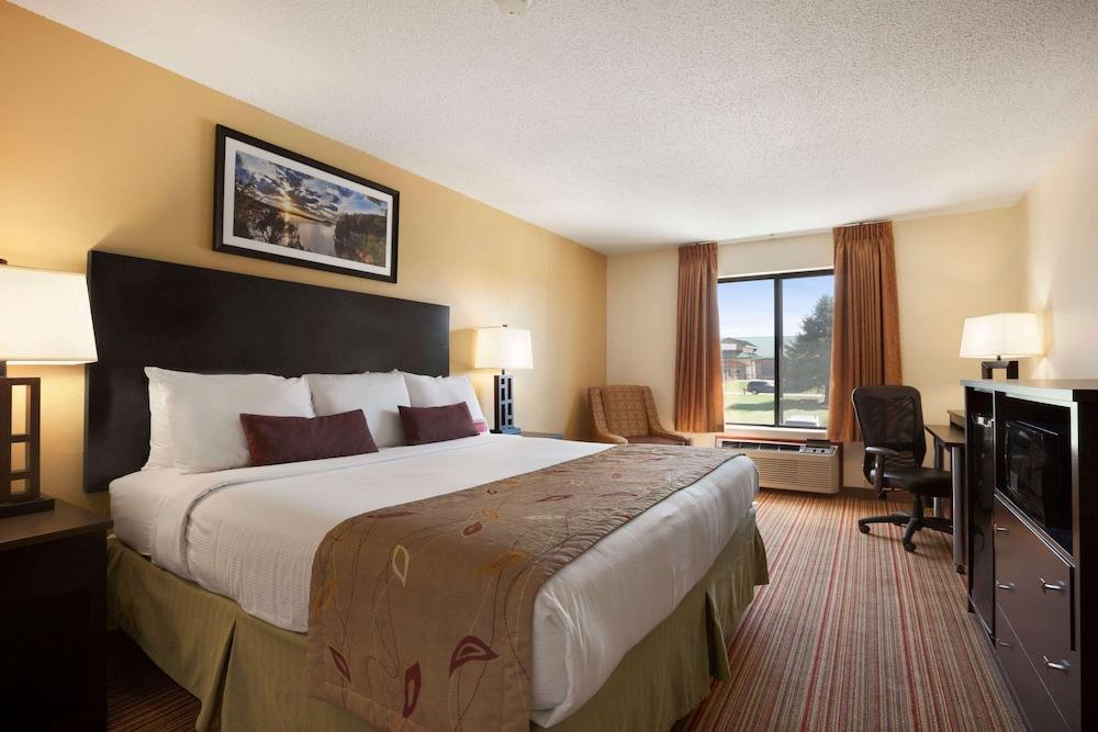Ramada by Wyndham Wisconsin Dells photo 4