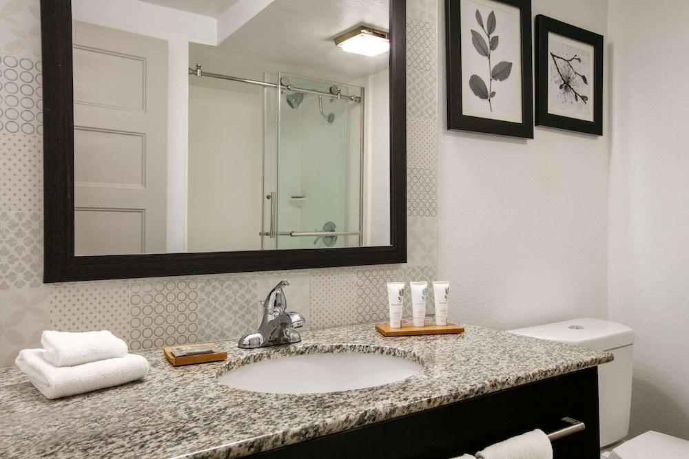 Country Inn & Suites by Radisson, Roanoke Rapids, NC photo 14