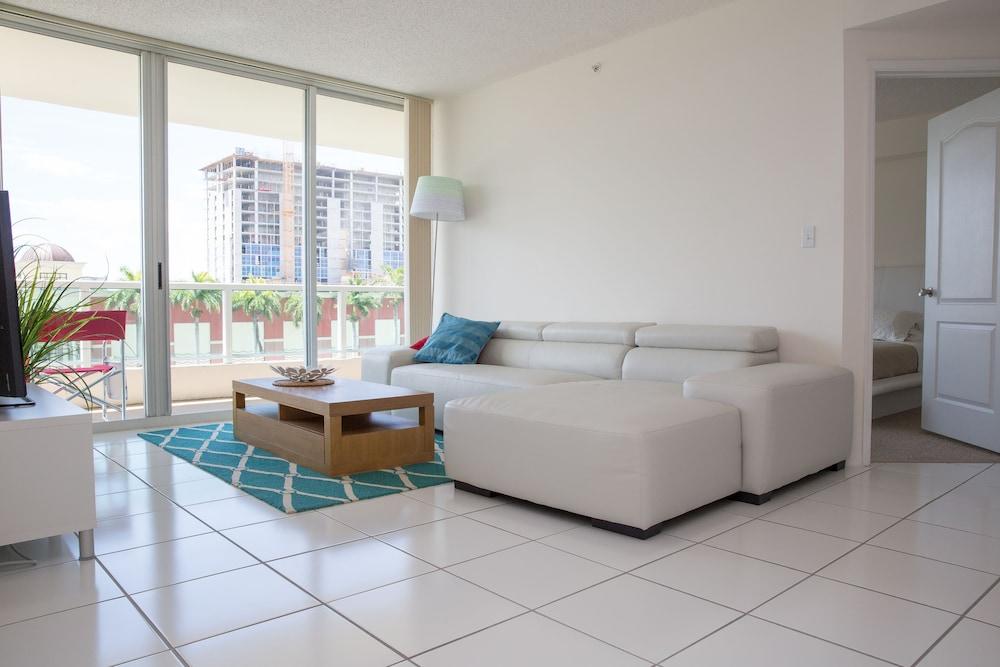 Best Holiday Suites photo 39