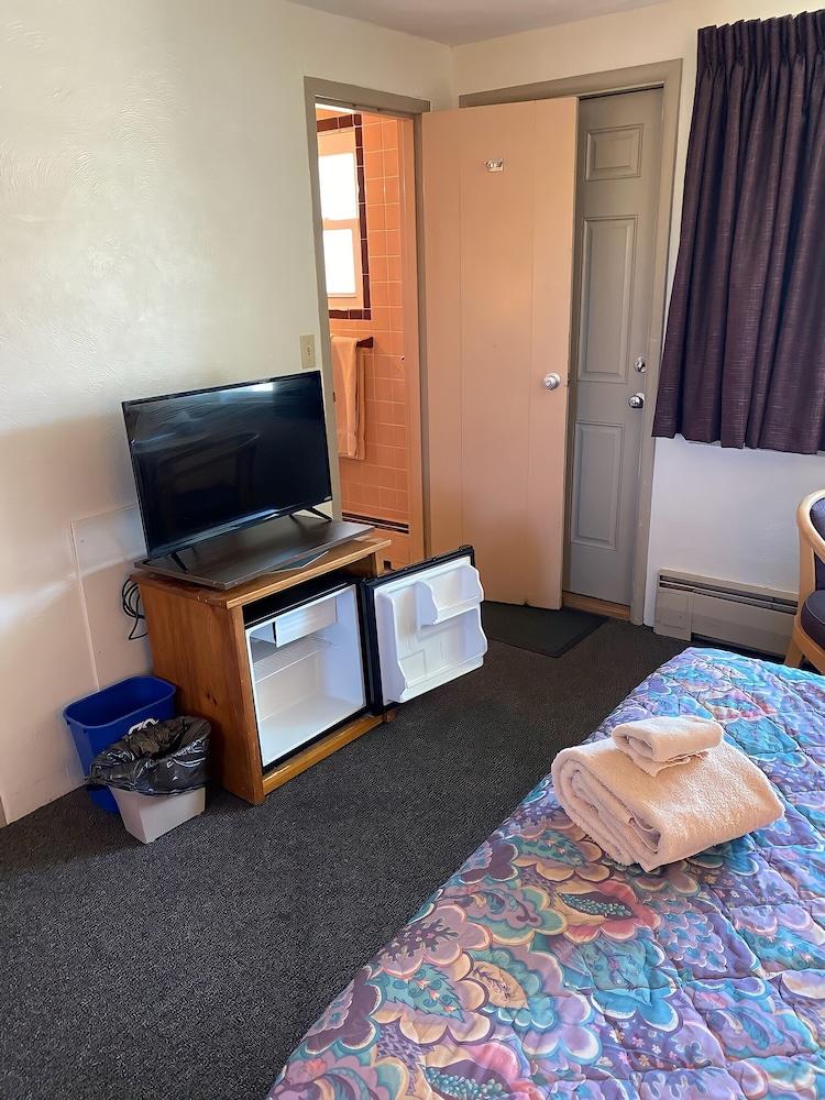 Gale River Motel photo 34