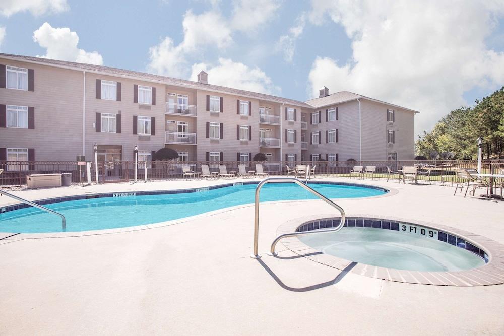 Hawthorn Extended Stay by Wyndham Conyers photo 45