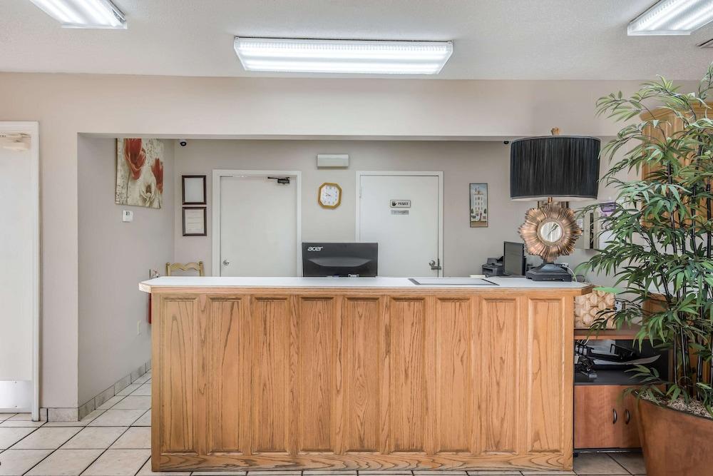Rodeway Inn Gurdon I-30 photo 2