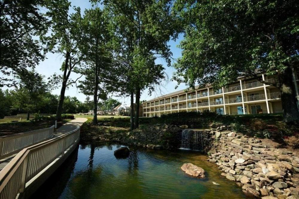 Fourwinds Lakeside Inn & Marina photo 8