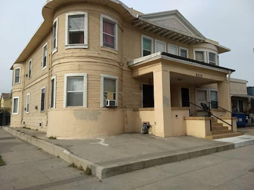 Pads on Pasadena Ave photo 15
