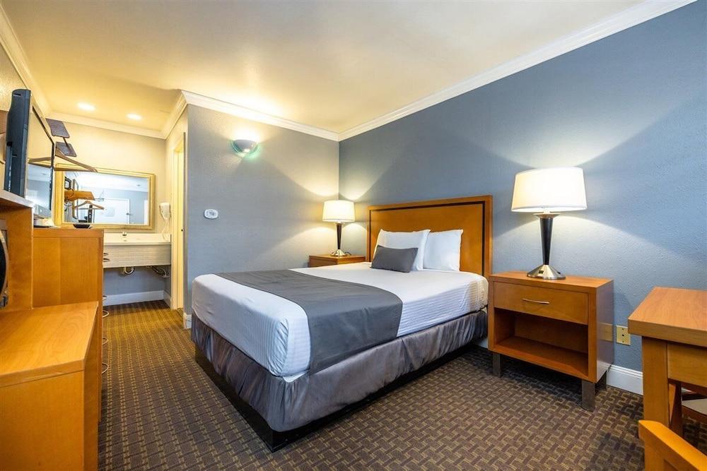 SOMA Park Inn – Civic Center photo 24