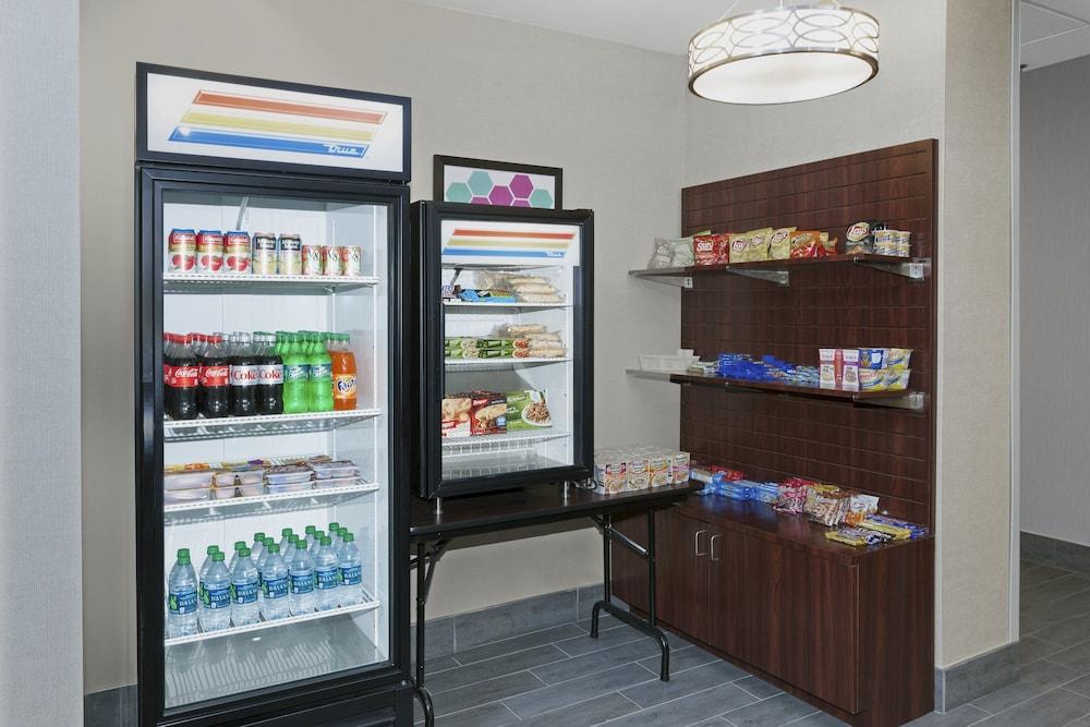 Holiday Inn Express Hotel & Suites Dayton West - Brookville by IHG photo 2