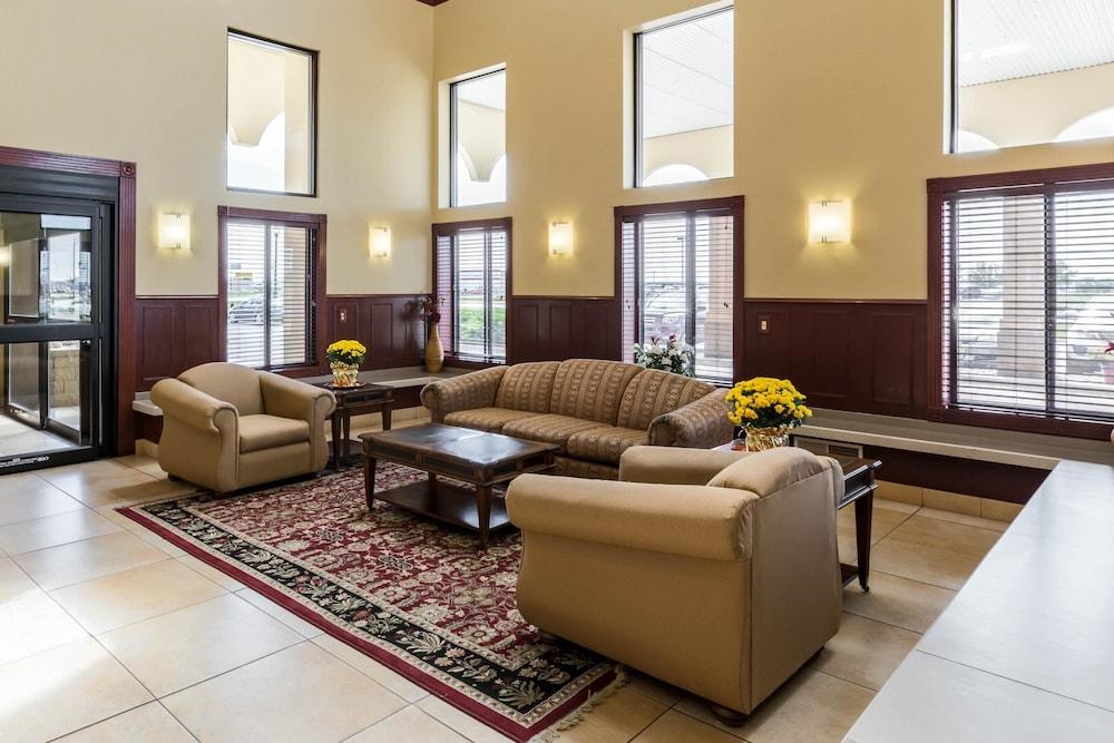 Rodeway Inn photo 17