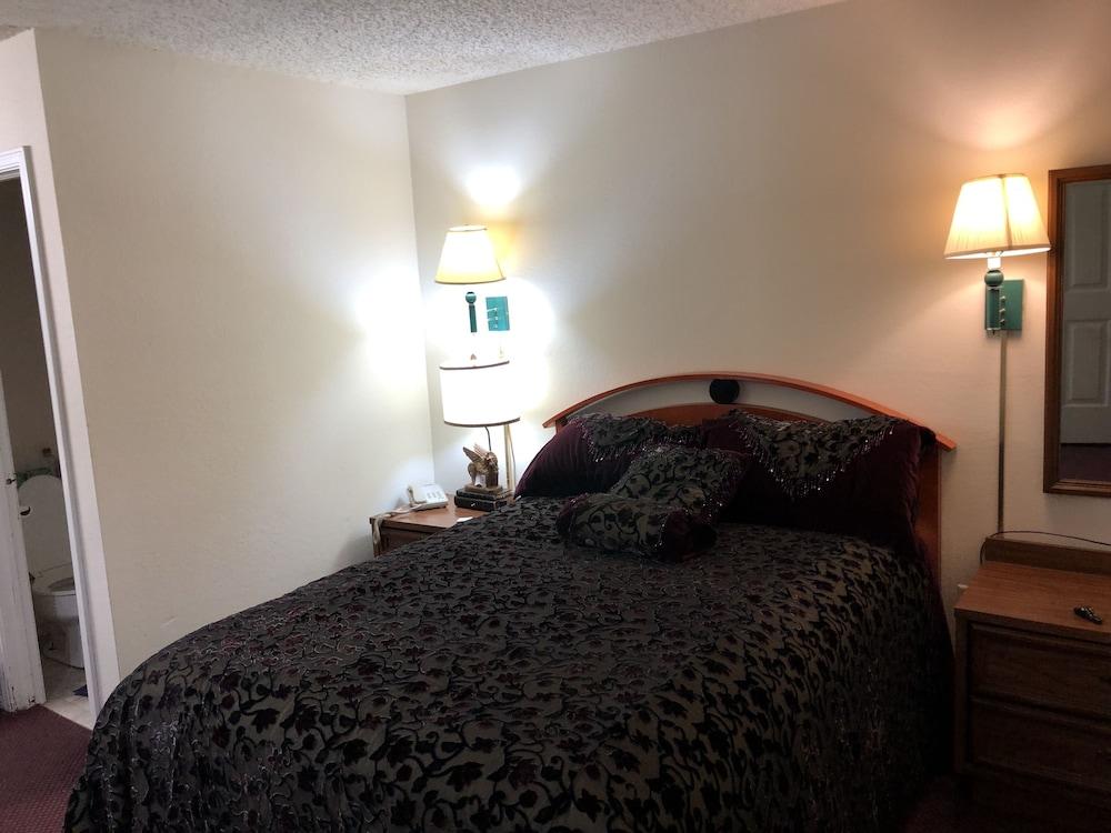 Travelers Inn Motel photo 7