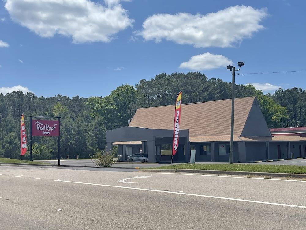 Red Roof Inn LaGrange photo 8