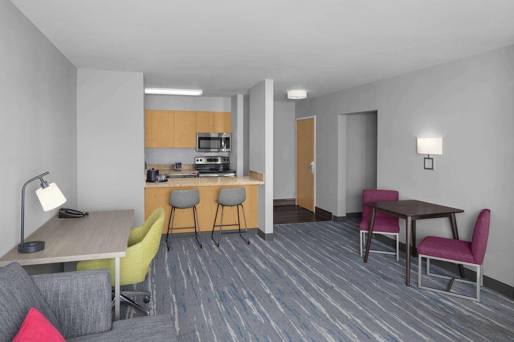 Hampton Inn & Suites Orem photo 8