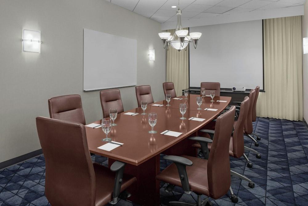 Courtyard by Marriott Tampa Oldsmar photo 53