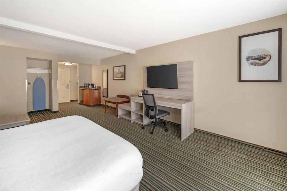 Best Western Plus Twin View Inn & Suites photo 22