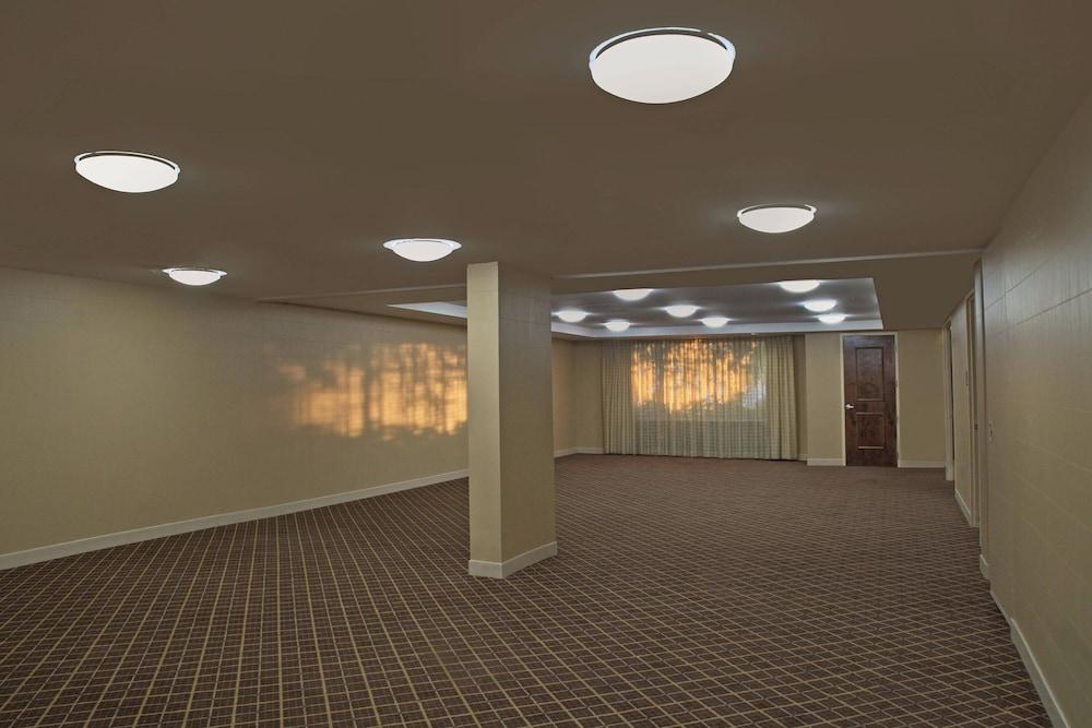 Sheraton Louisville Riverside by Marriott photo 28