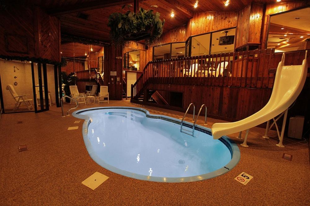 Sybaris Pool Suites Indianapolis photo 39