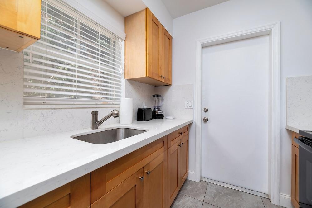 Bayshore Breeze photo 49