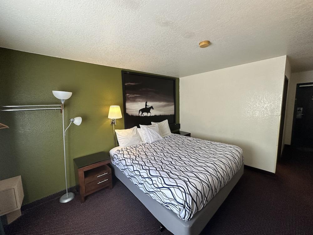 Simple Rewards Inn photo 14